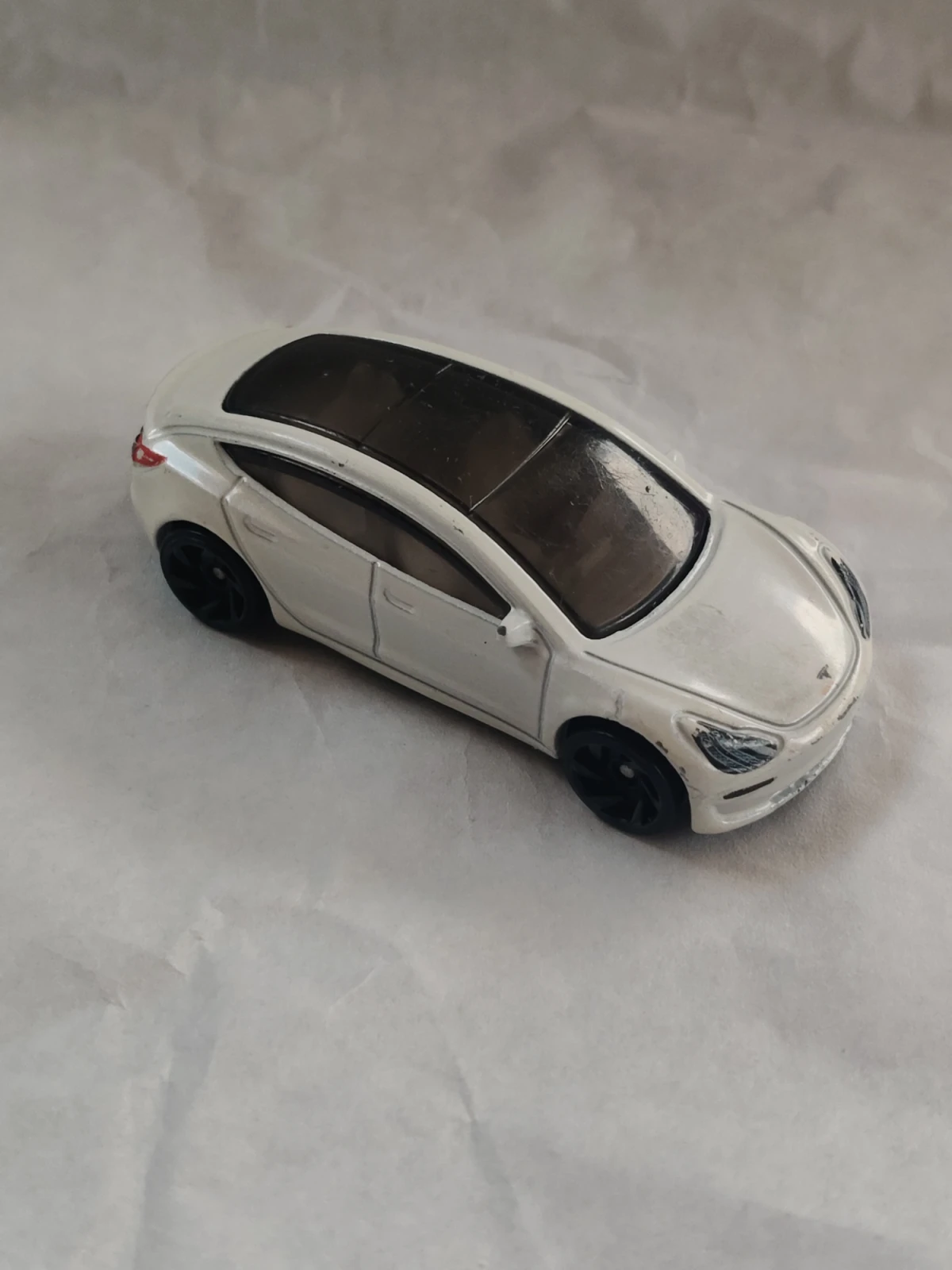 2019 Tesla Model 3 White: No Package: Image 2