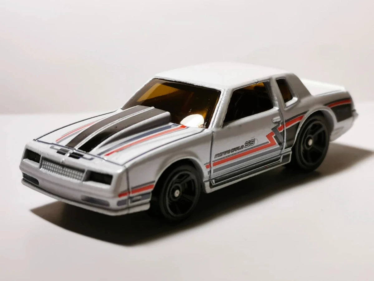 2020 86 Monte Carlo SS White: No Package: Image 2
