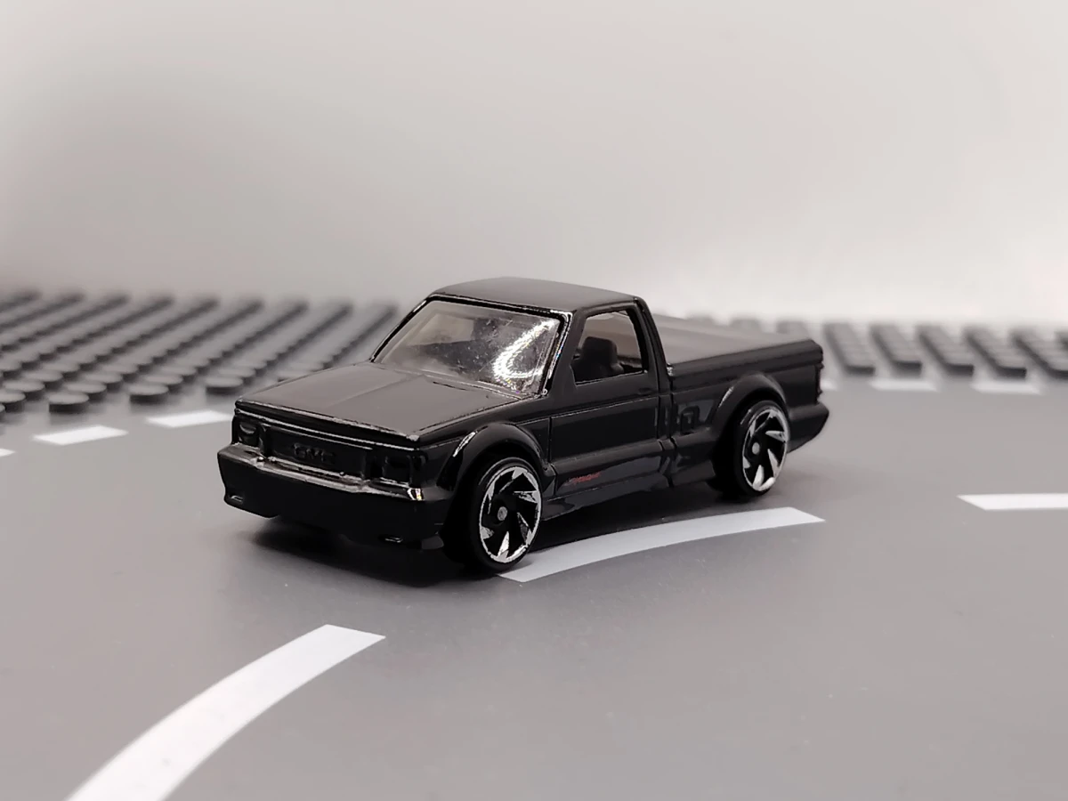 2020 91 GMC Syclone Black: No Package: Image 2