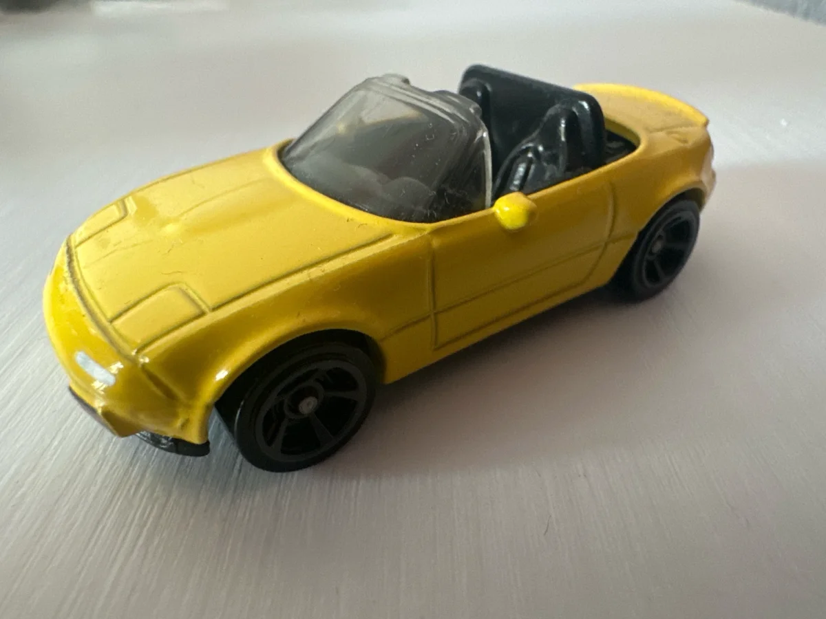 2020 91 Mazda Mx-5 Miata Yellow: No Package: Image 2