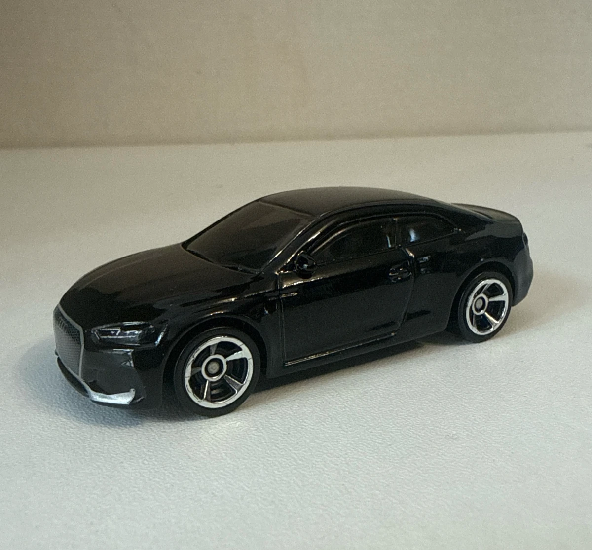 2020 Audi RS 5 Coupe Black: No Package: Image 2