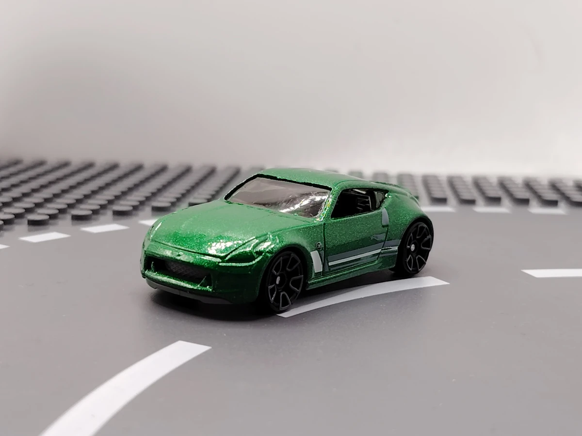 2020 Nissan 370Z Green: No Package: Image 2