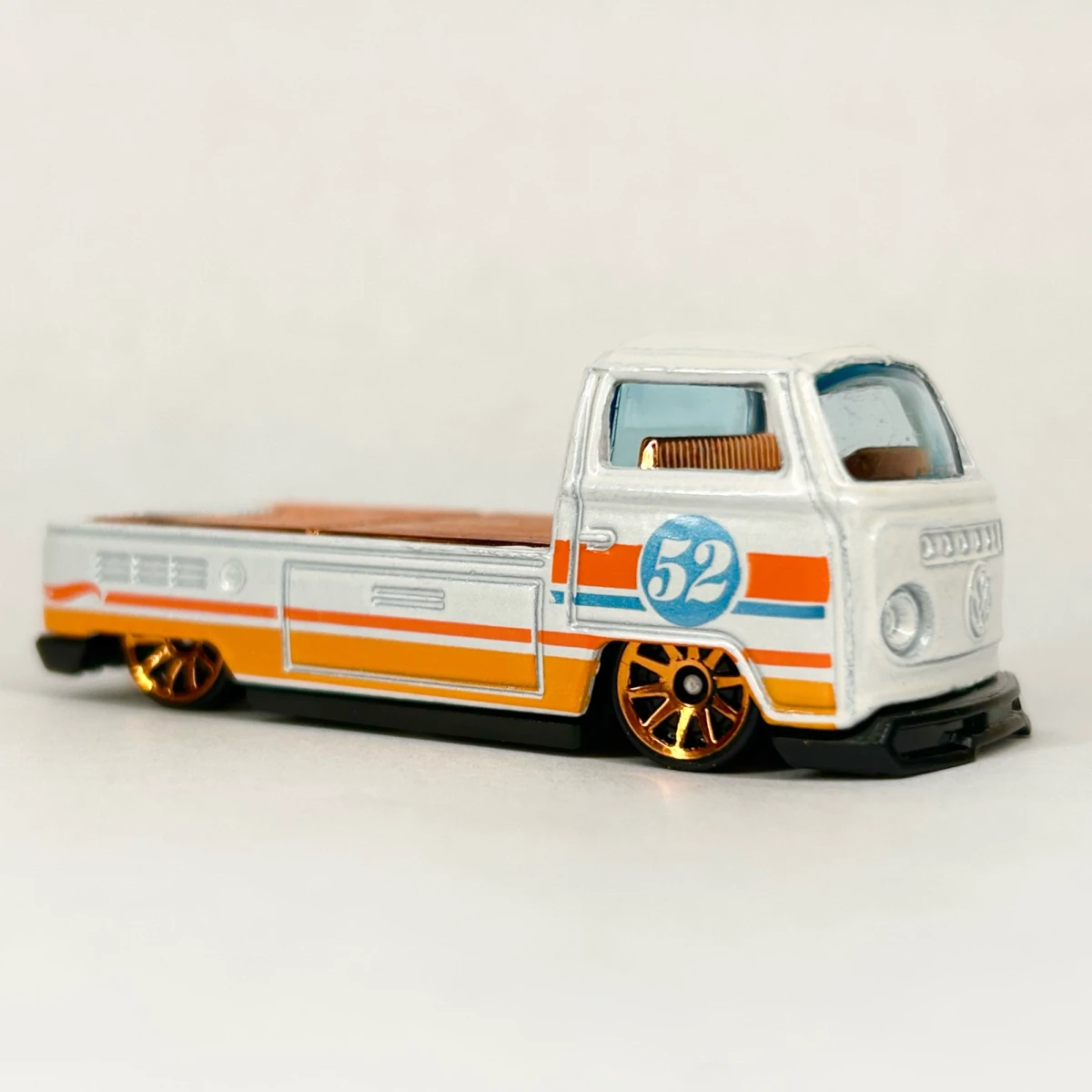 2020 Volkswagen T2 Pickup White: No Package: Image 2