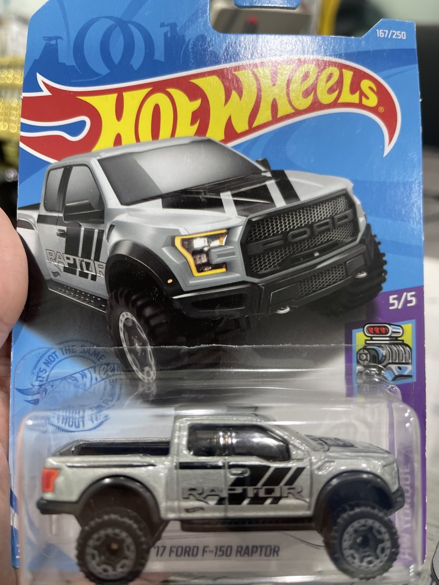 2021 17 Ford F-150 Raptor Silver: Image 3
