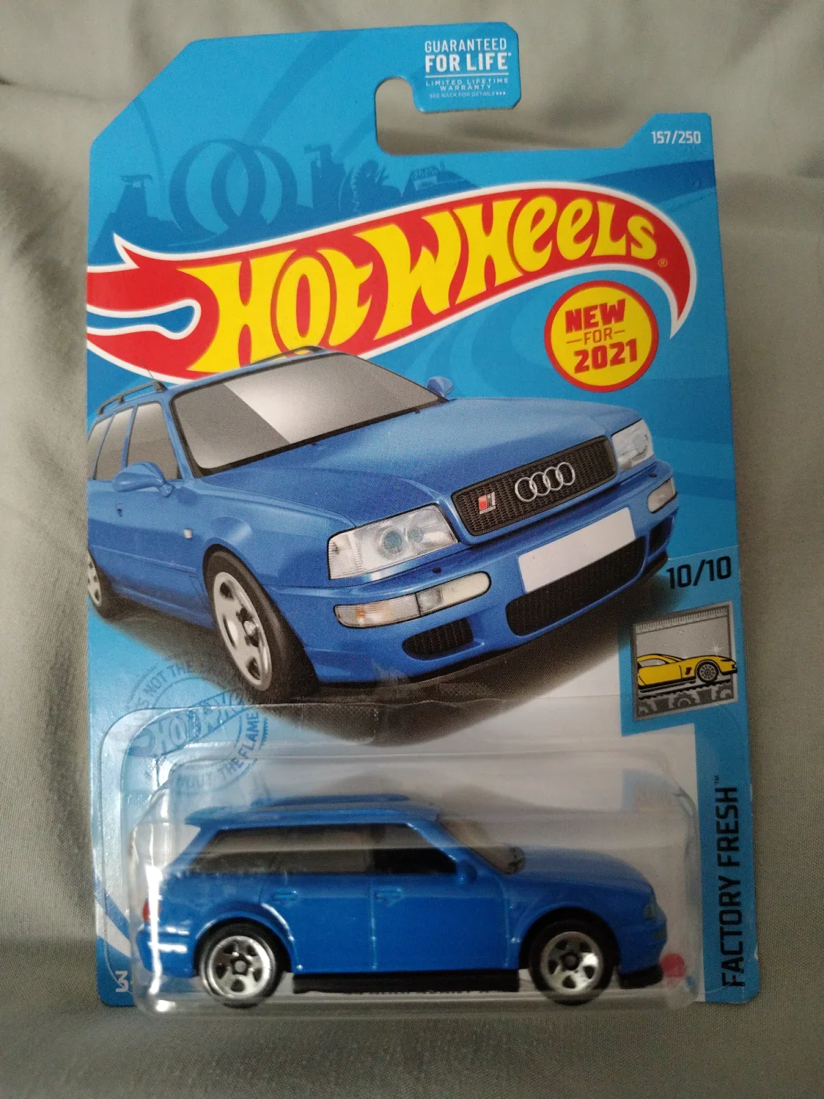 2021 94 Audi Avant RS2 Blue: Long Card (US): Image 2