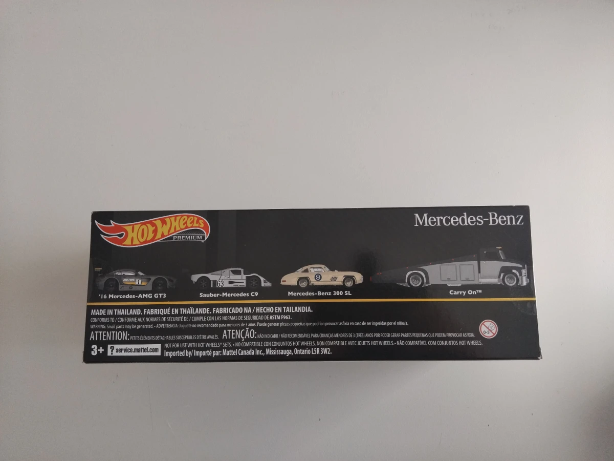 2021 Mercedes-Benz Premium Collector Set: No Package: Image 2