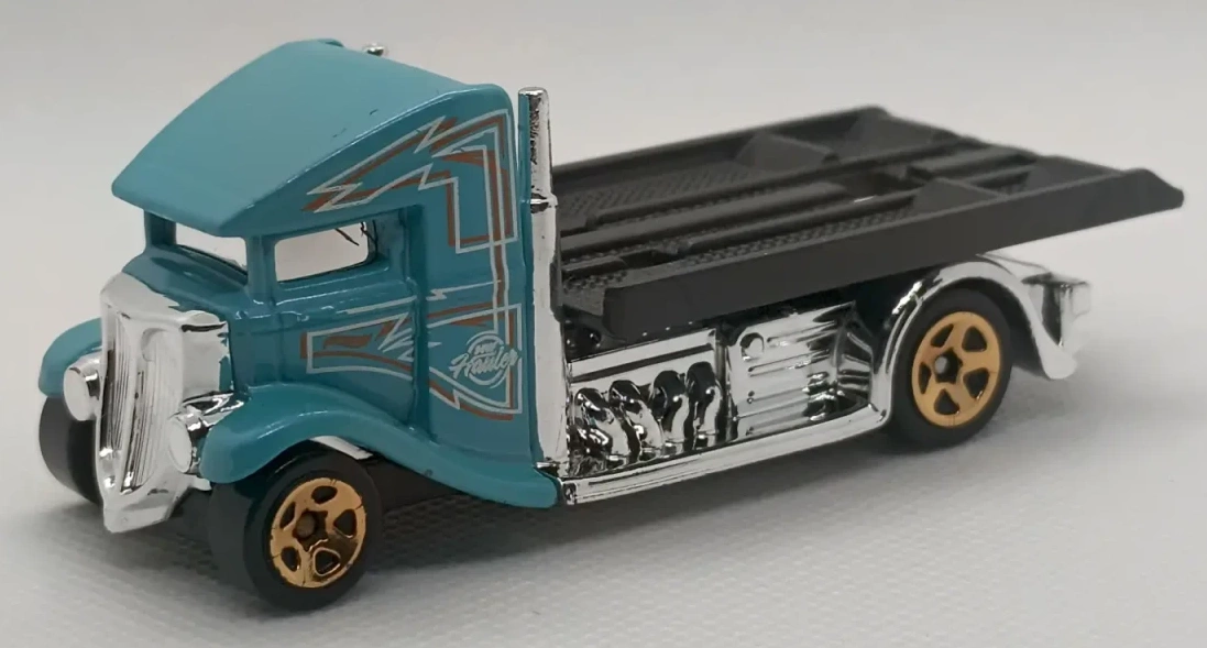 2021 Fast-Bed Hauler Teal: No Package: Image 3