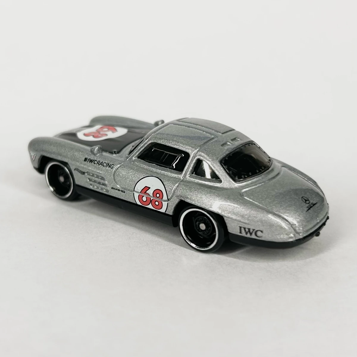 2021 Mercedes-Benz 300 SL Silver: No Package: Image 3