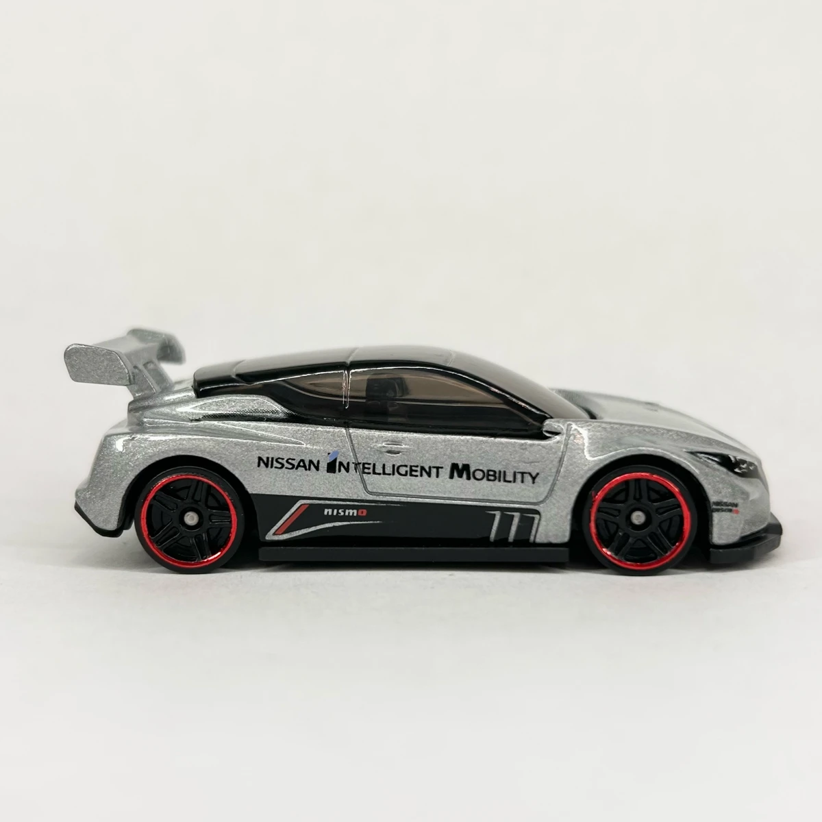 2021 Nissan Leaf Nismo RC_02 Silver: No Package: Image 4