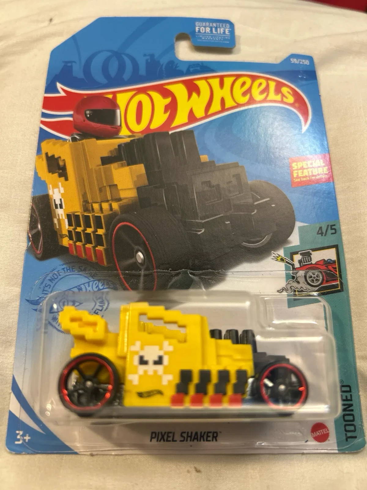 2021 Pixel Shaker Yellow: Long (US): Image 2