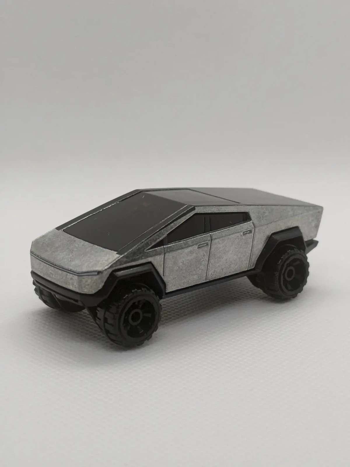 2021 Tesla Cybertruck Silver: No Package: Image 3