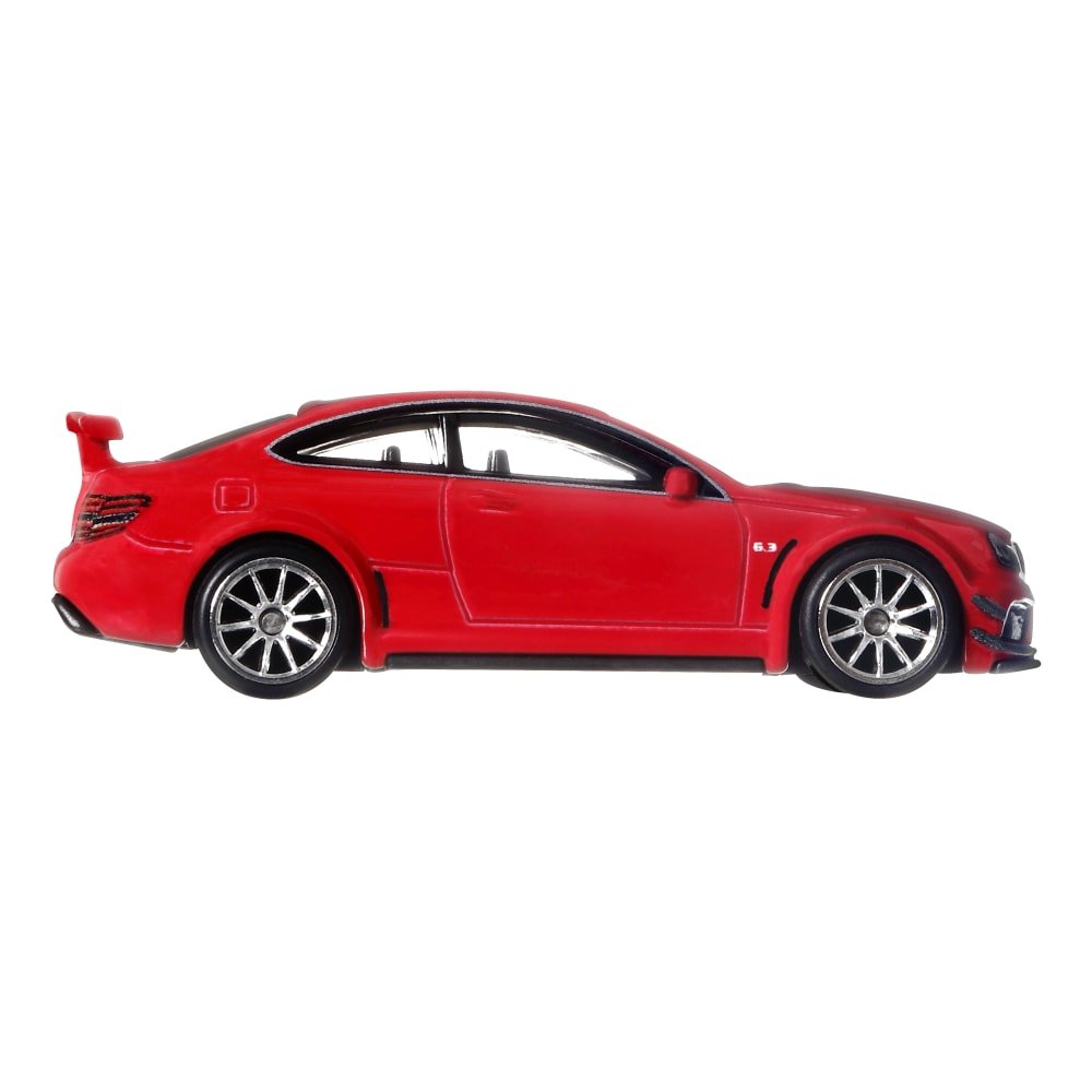 2022 12 Mercedes-Benz C63 AMG Coupe Black Series Red: Image 2