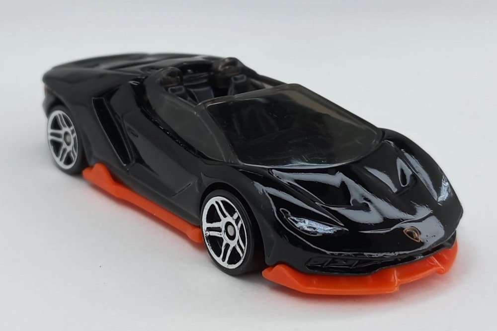 2022 16 Lamborghini Centenario Roadster Black: Image 2