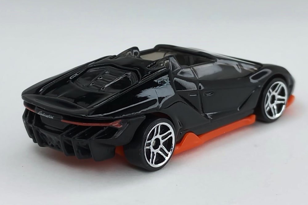 2022 16 Lamborghini Centenario Roadster Black: Image 7