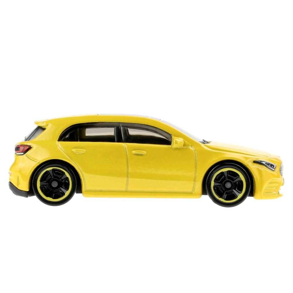 2022 19 Mercedes-Benz A-Class Yellow: Image 4