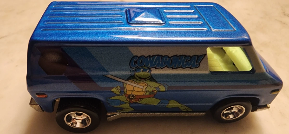 2022 70s Van Blue: No Package: Image 2