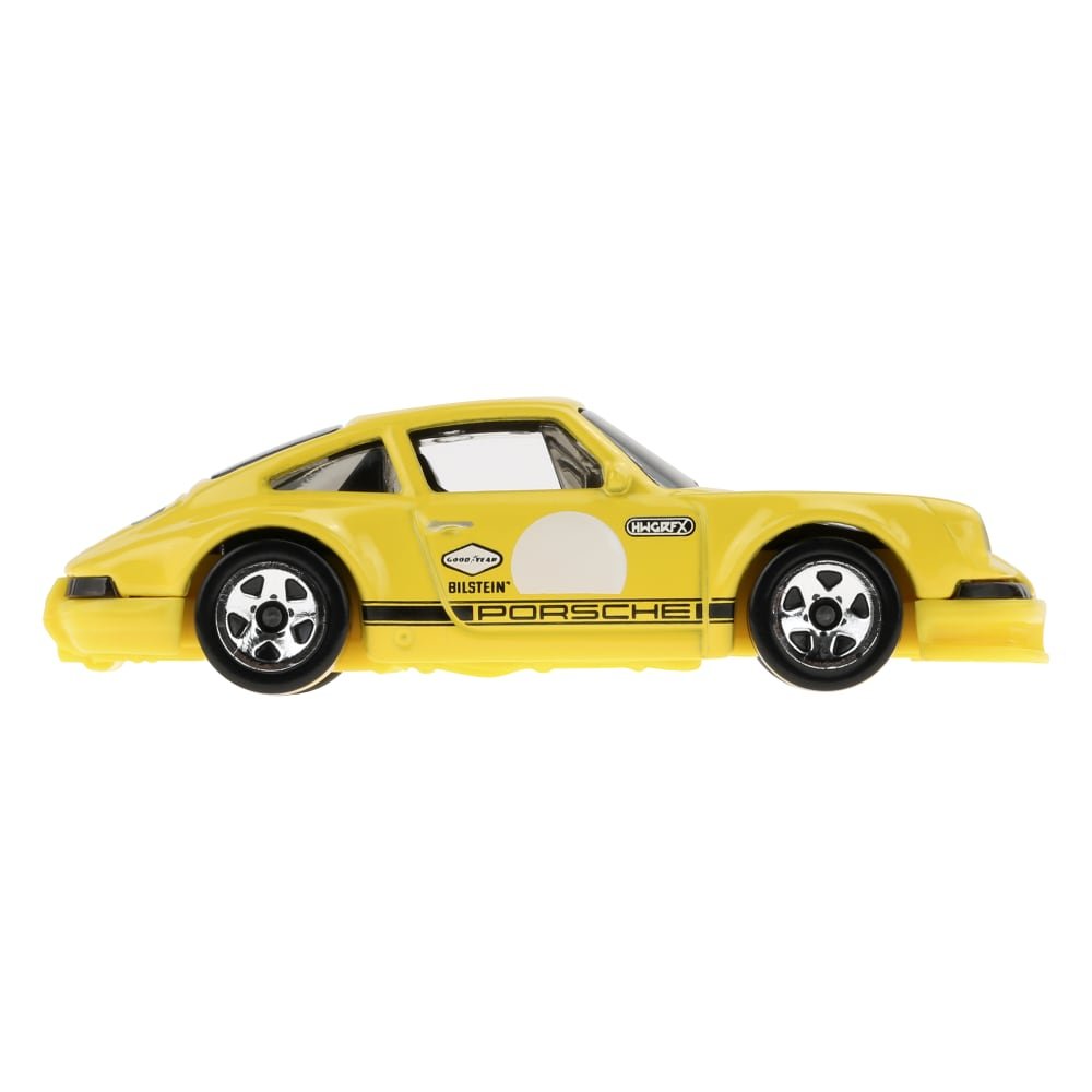 2022 71 Porsche 911 Yellow: Image 3