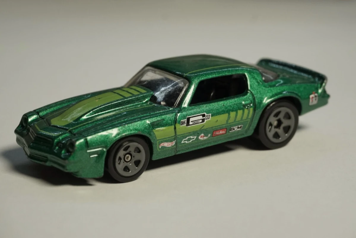 2022 81 Camaro Green: No Package: Image 2