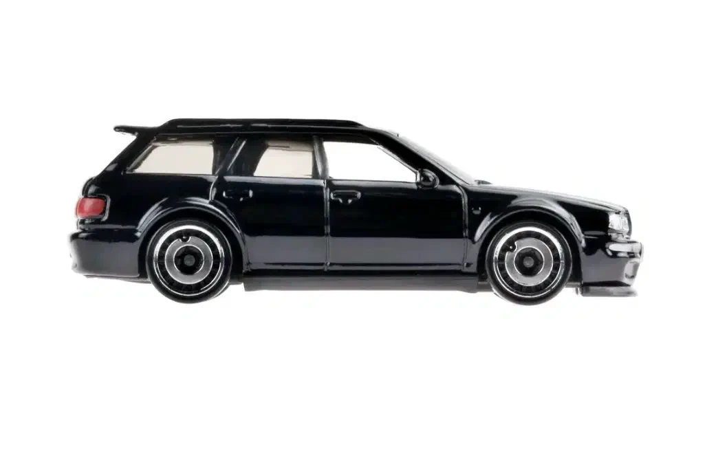 2022 94 Audi Avant RS2 Black: No Package: Image 8