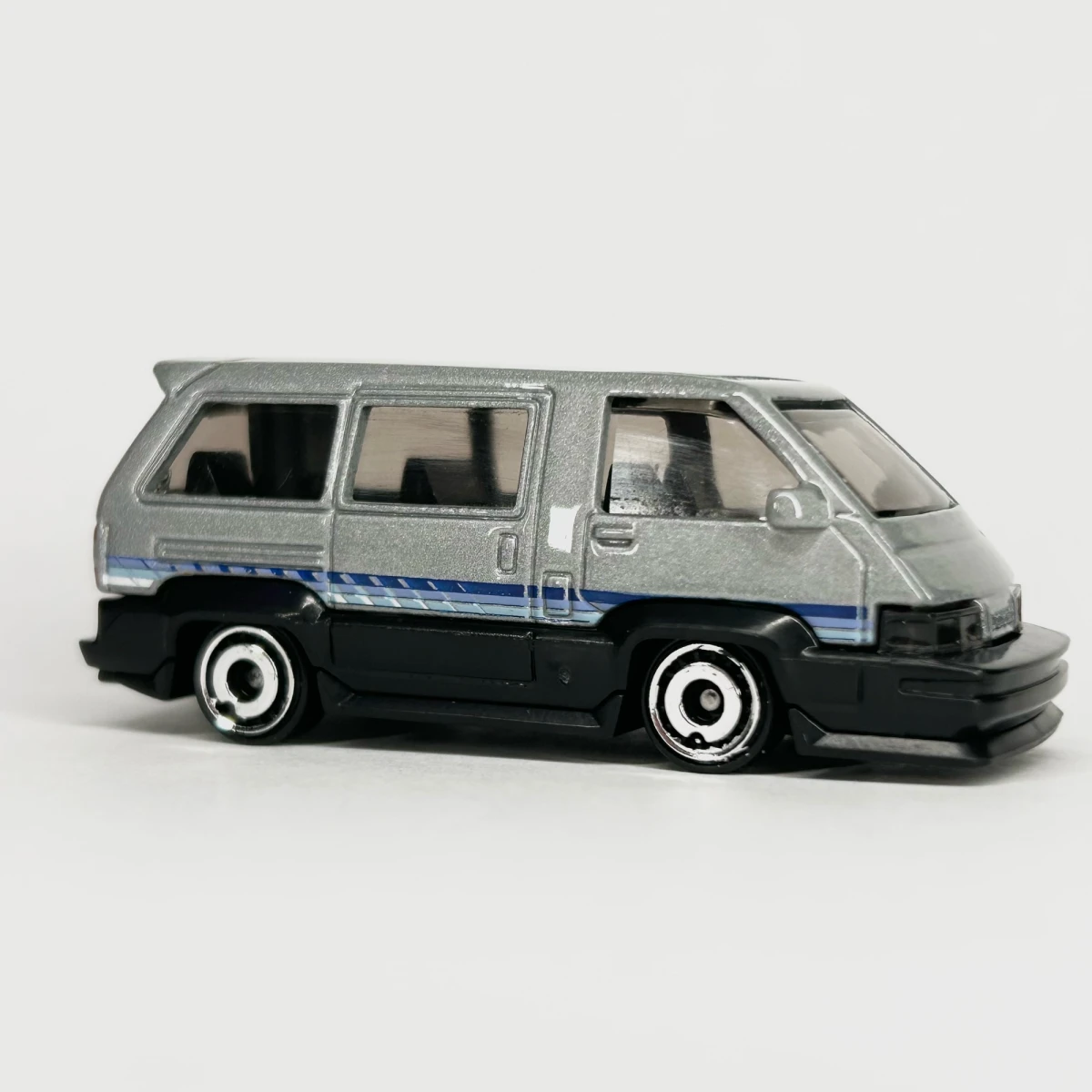 2022 1986 Toyota Van Grey: No Package: Image 6