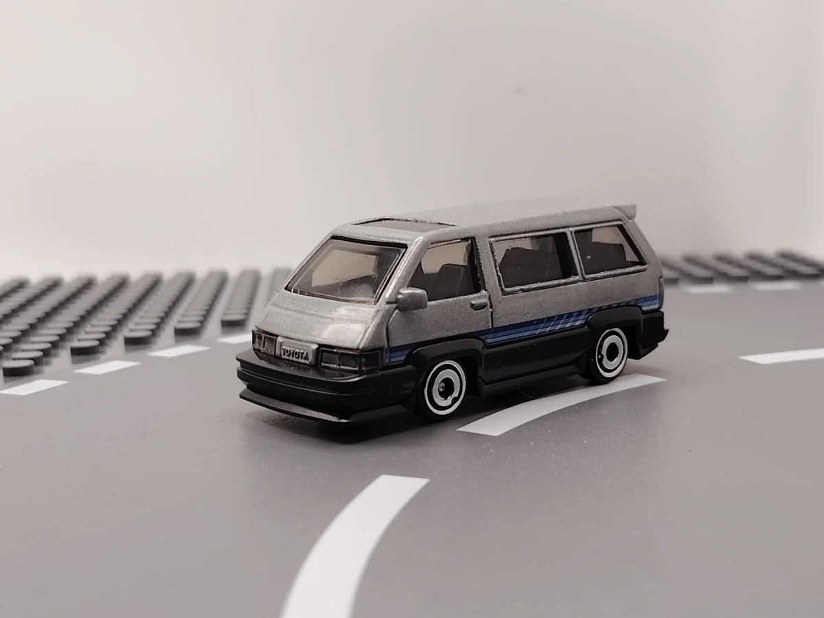 2022 1986 Toyota Van Grey: No Package: Image 2