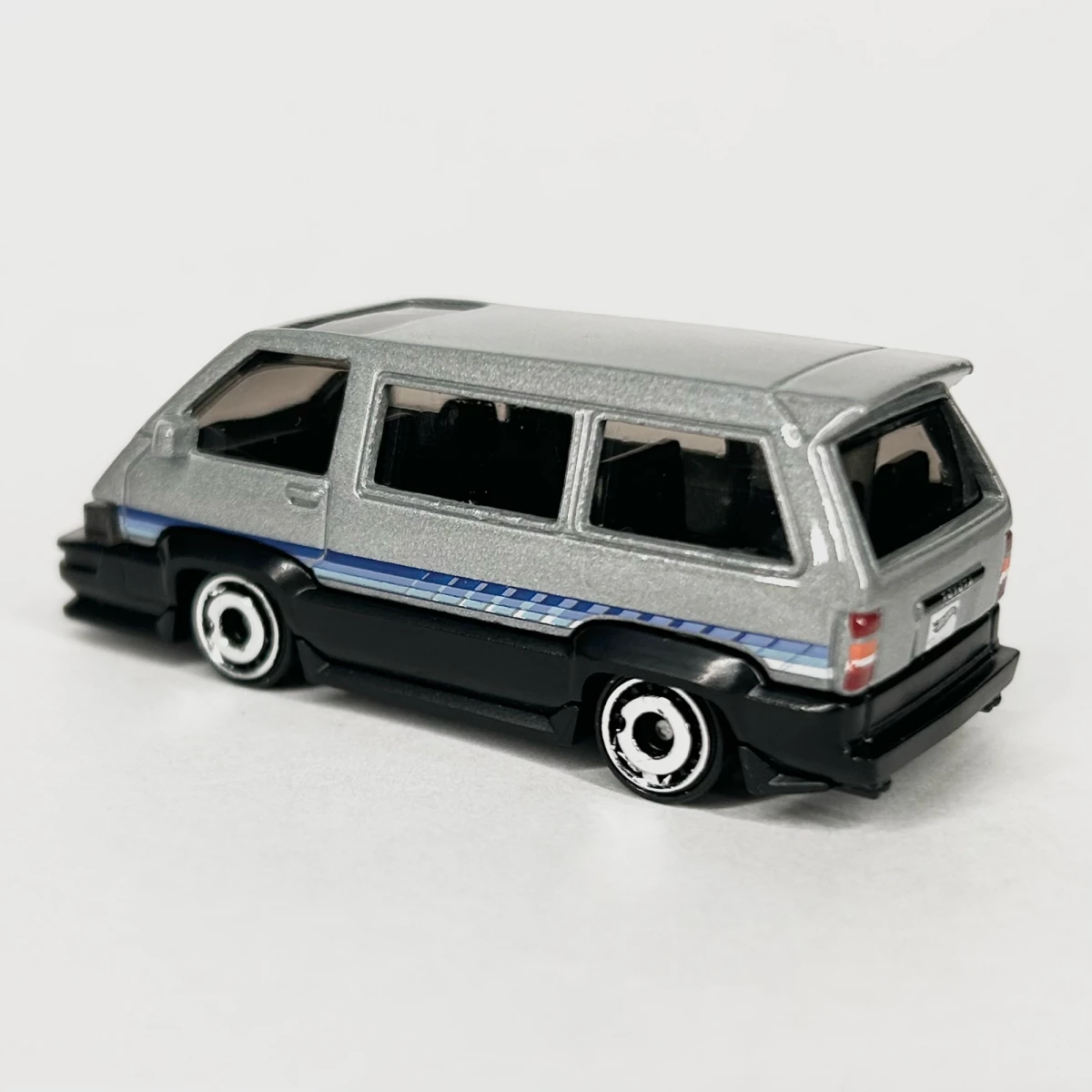 2022 1986 Toyota Van Grey: No Package: Image 3