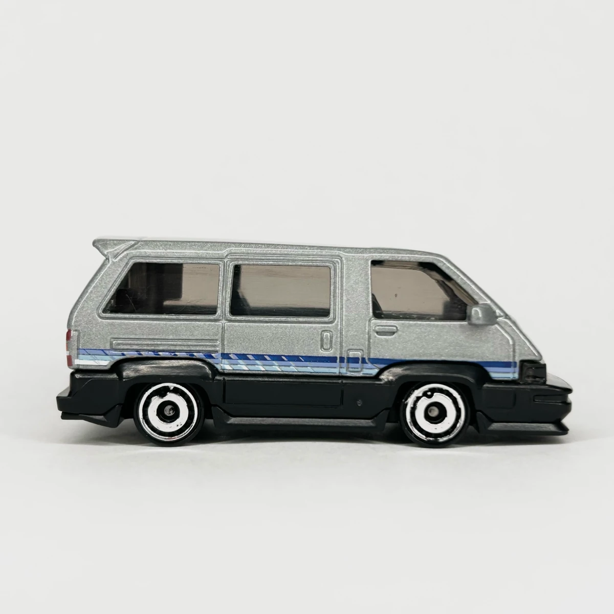 2022 1986 Toyota Van Grey: No Package: Image 7