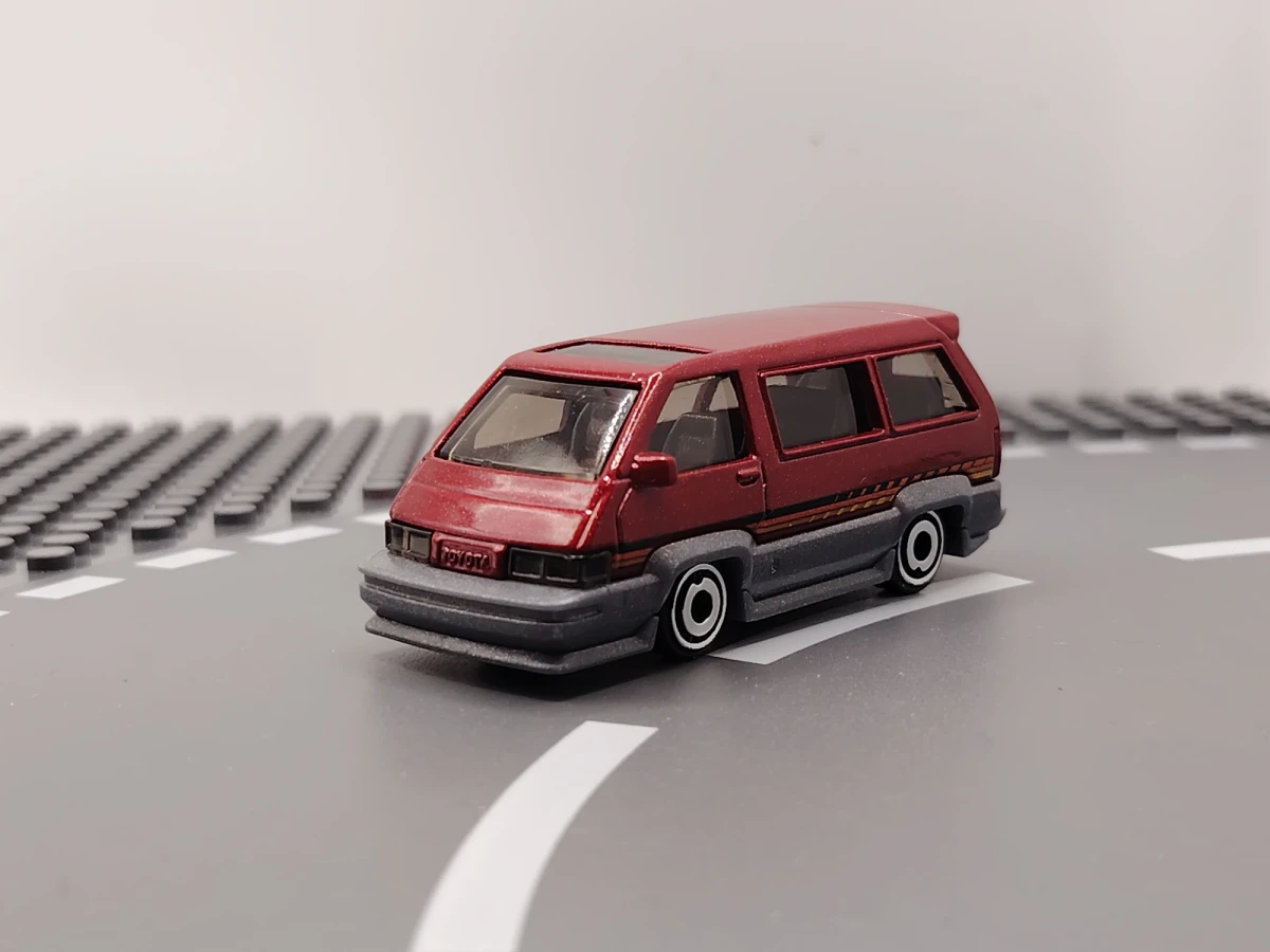 2022 1986 Toyota Van Red: No Package: Image 3