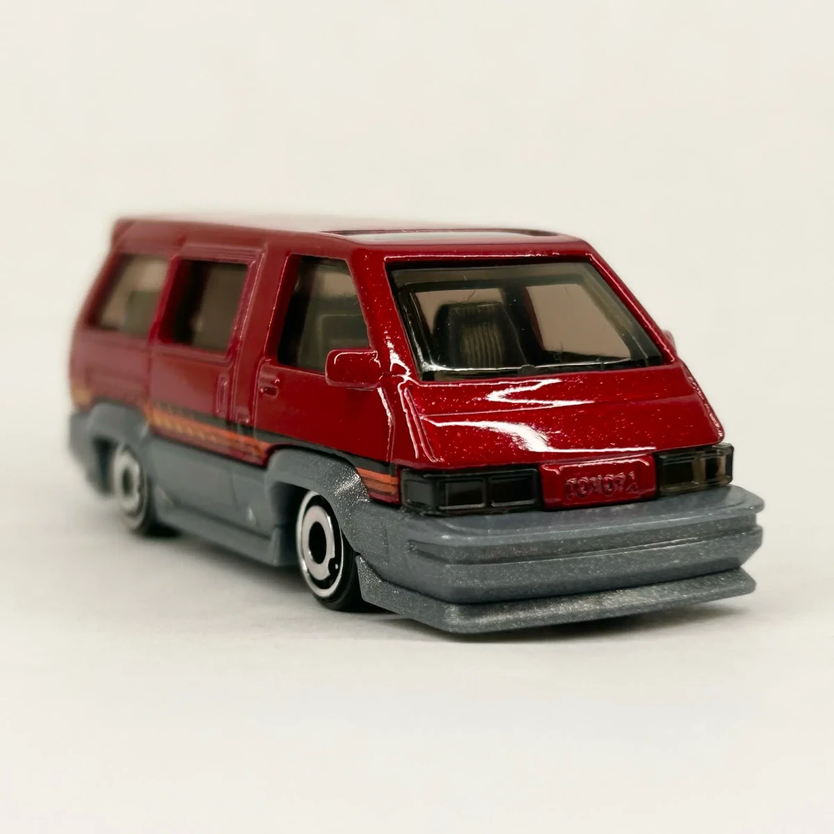 2022 1986 Toyota Van Red: No Package: Image 5