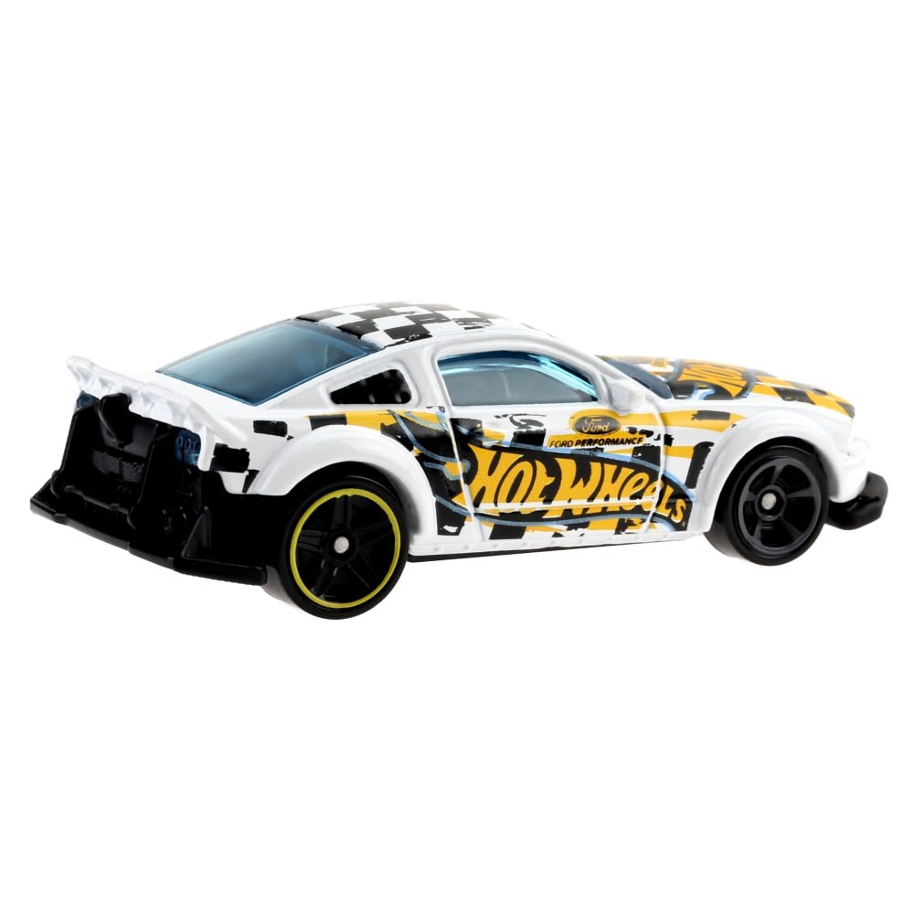 2022 2005 Ford Mustang White: Image 6