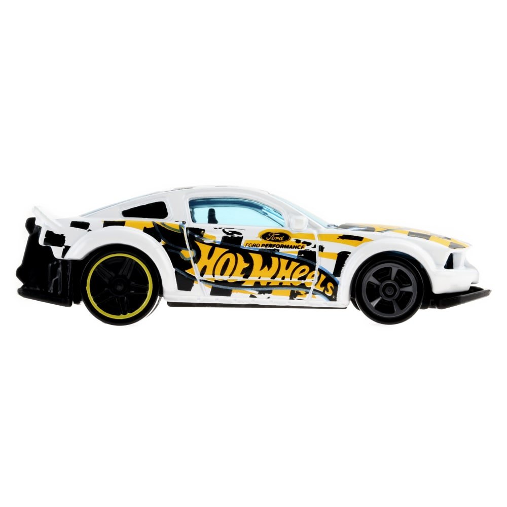 2022 2005 Ford Mustang White: Image 5