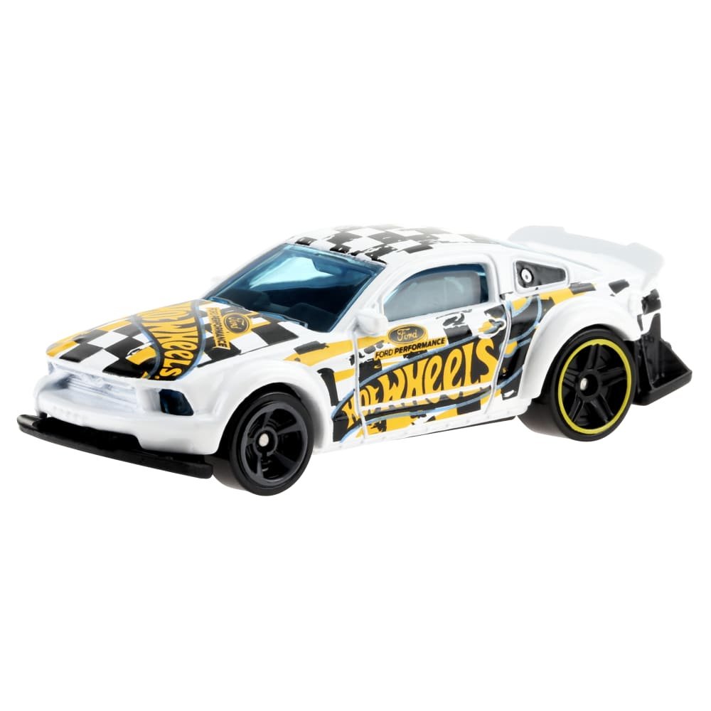 2022 2005 Ford Mustang White: Image 3