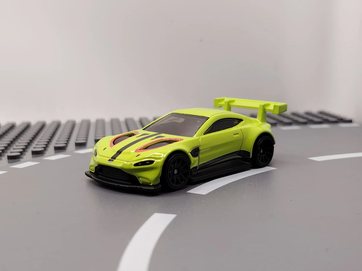 2022 Aston Martin Vantage GTE Lime: No Package: Image 2