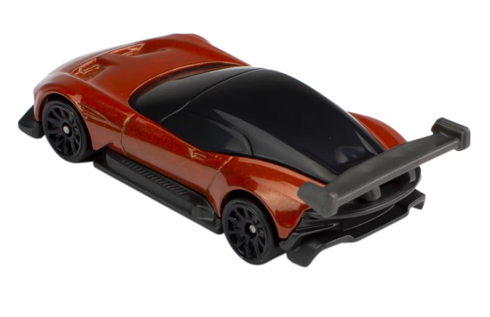 2022 Aston Martin Vulcan Orange: Image 3