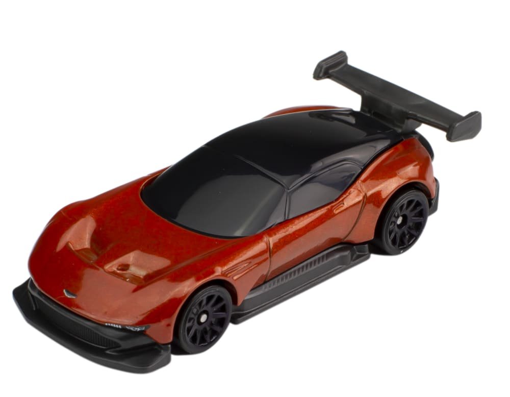 2022 Aston Martin Vulcan Orange: Image 2