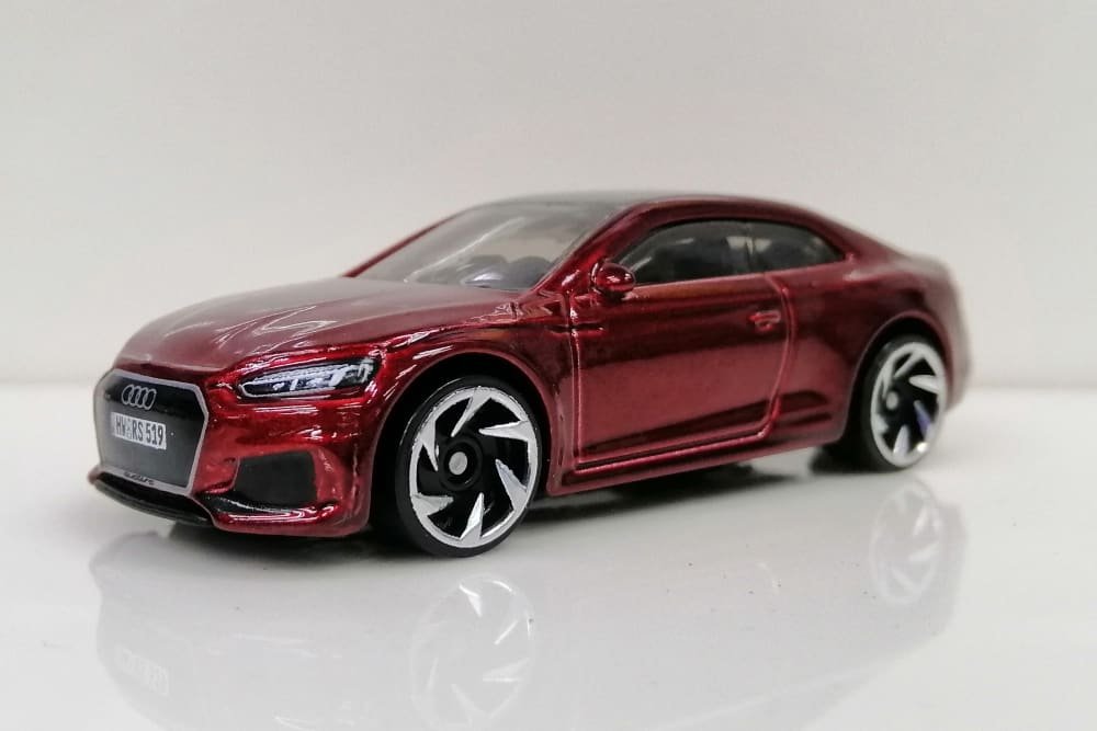 2022 Audi RS 5 Coupe Red: Image 2