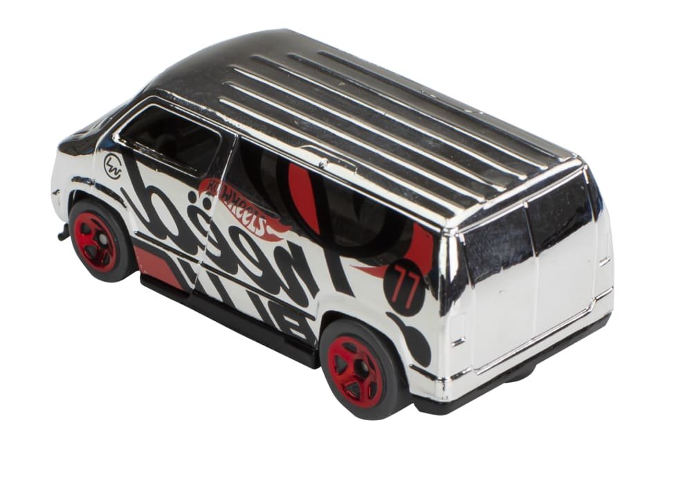 2022 Custom '77 Dodge Van Silver: Image 4