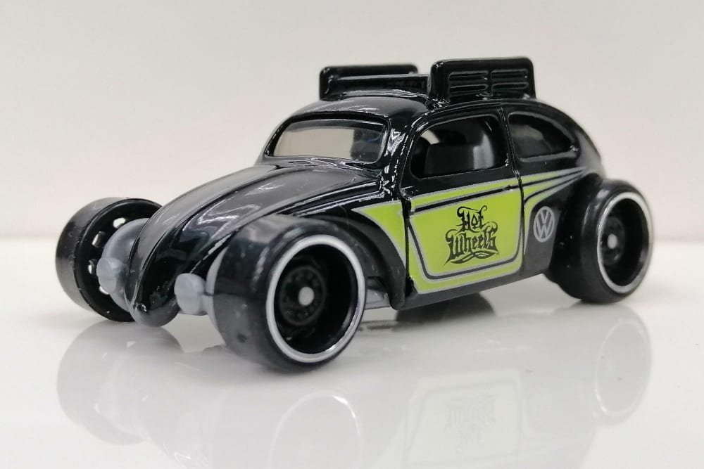 2022 Custom Volkswagen Beetle Black: Image 2
