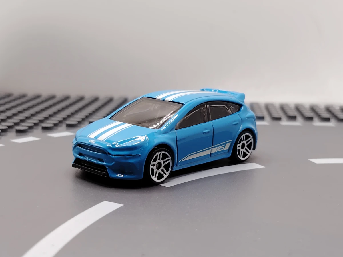 2022 Ford Focus RS Blue: No Package: Image 3