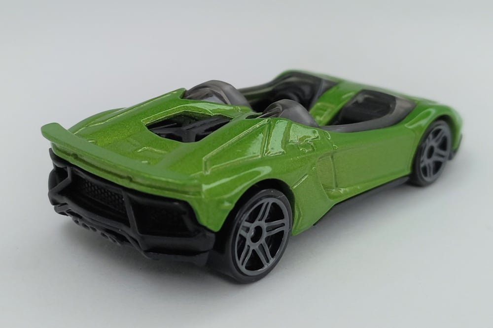 2022 Lamborghini Aventador J Green: Image 9