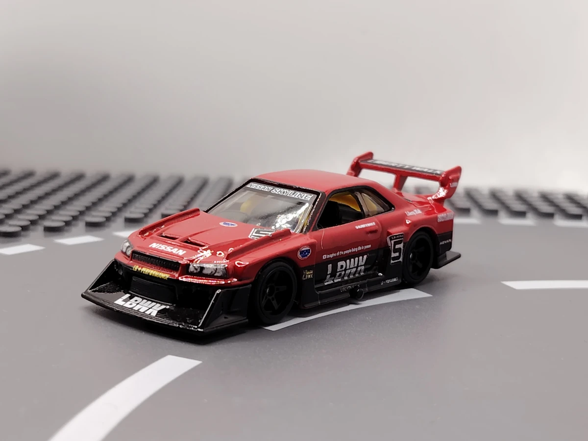 2022 LB-ER34 Super Silhouette Nissan Skyline Red: No Package: Image 2