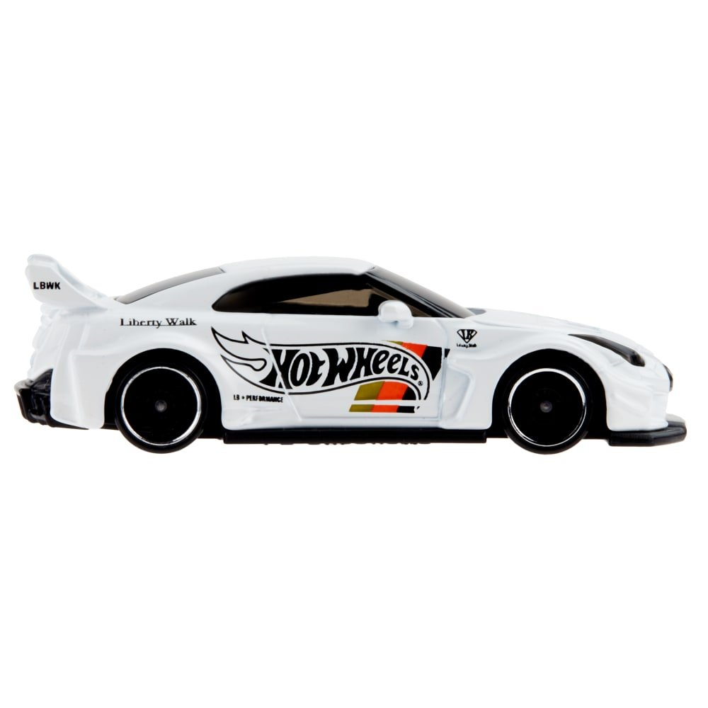 2022 LB-Silhouette Works GT Nissan 35GT-RR Ver.2 White: Image 4