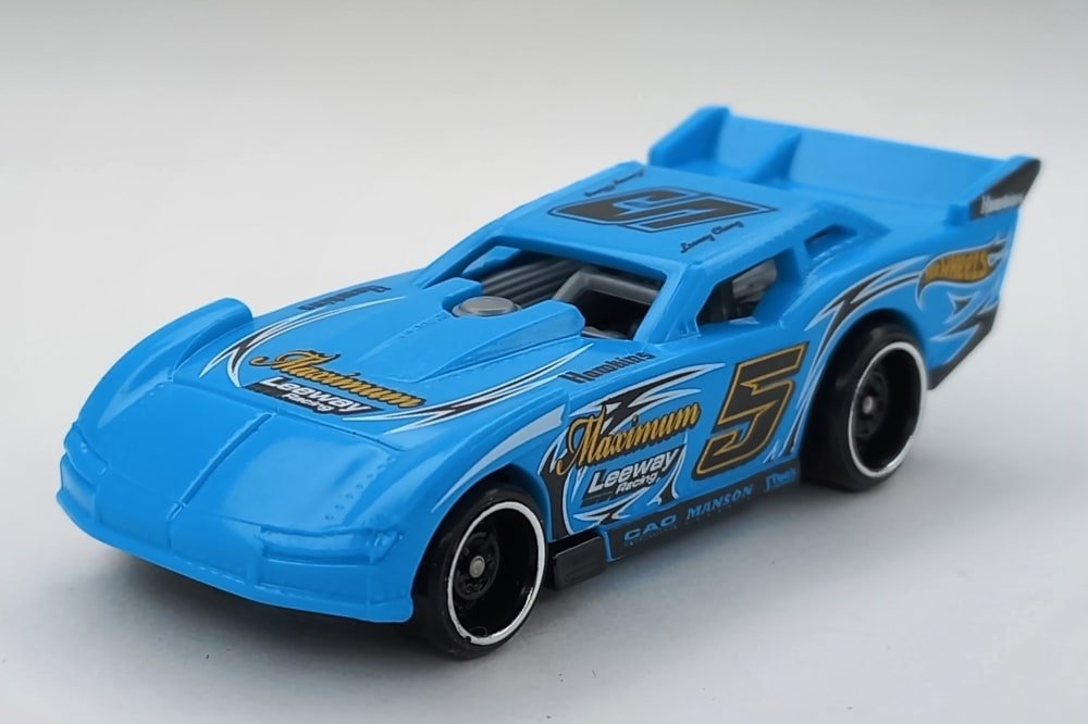 2022 Maximum Leeway Blue: Image 6