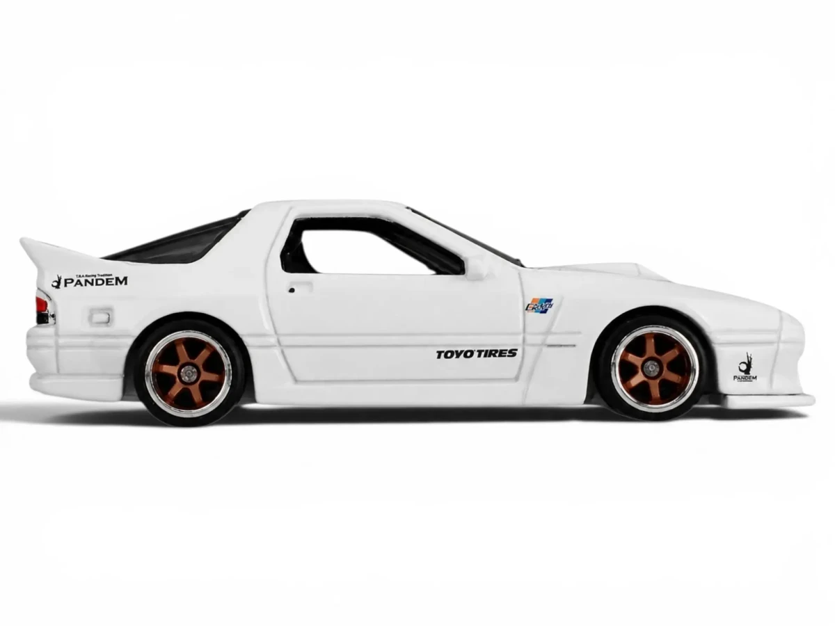 2022 Mazda RX7 FC Pandem White: No Package: Image 3