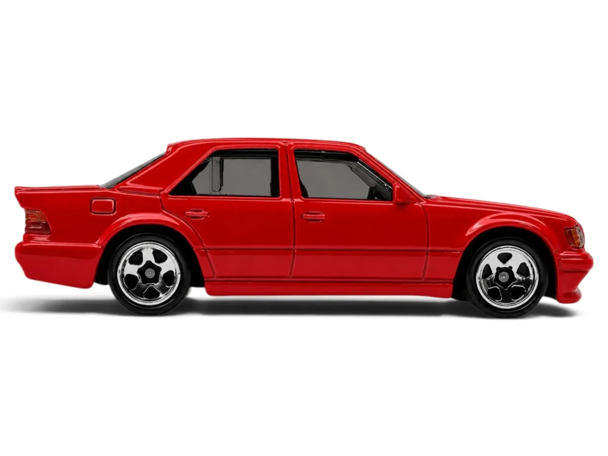 2022 Mercedes-Benz 500 E Red: No Package: Image 5