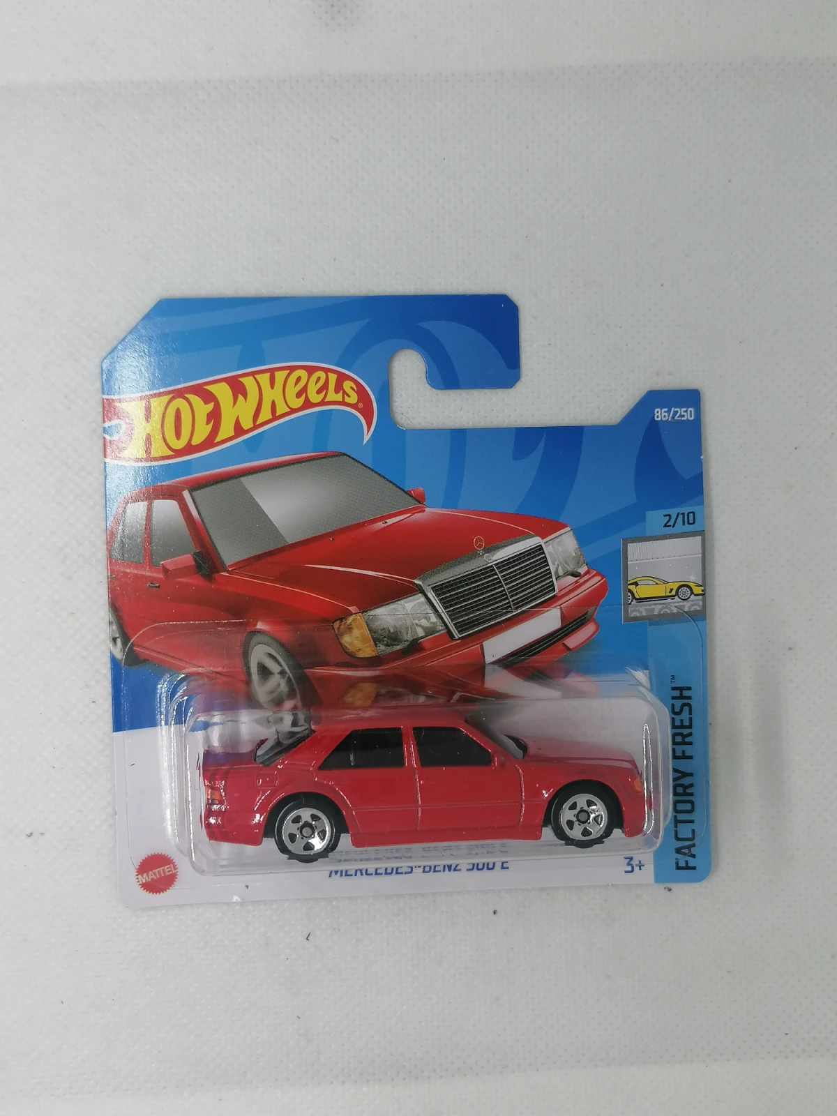 2022 Mercedes-Benz 500 E Red: Short: Image 3
