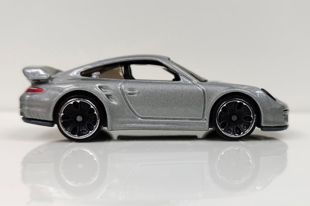 2022 Porsche 911 GT2 Silver: Image 5