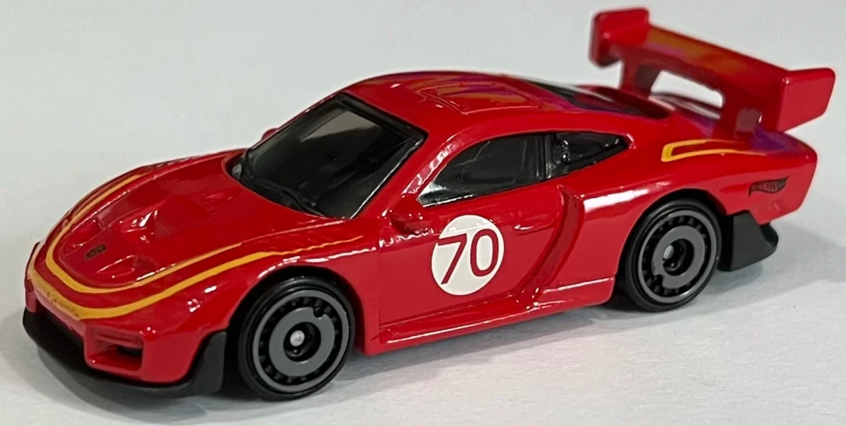 2022 Porsche 935 Red: No Package: Image 2