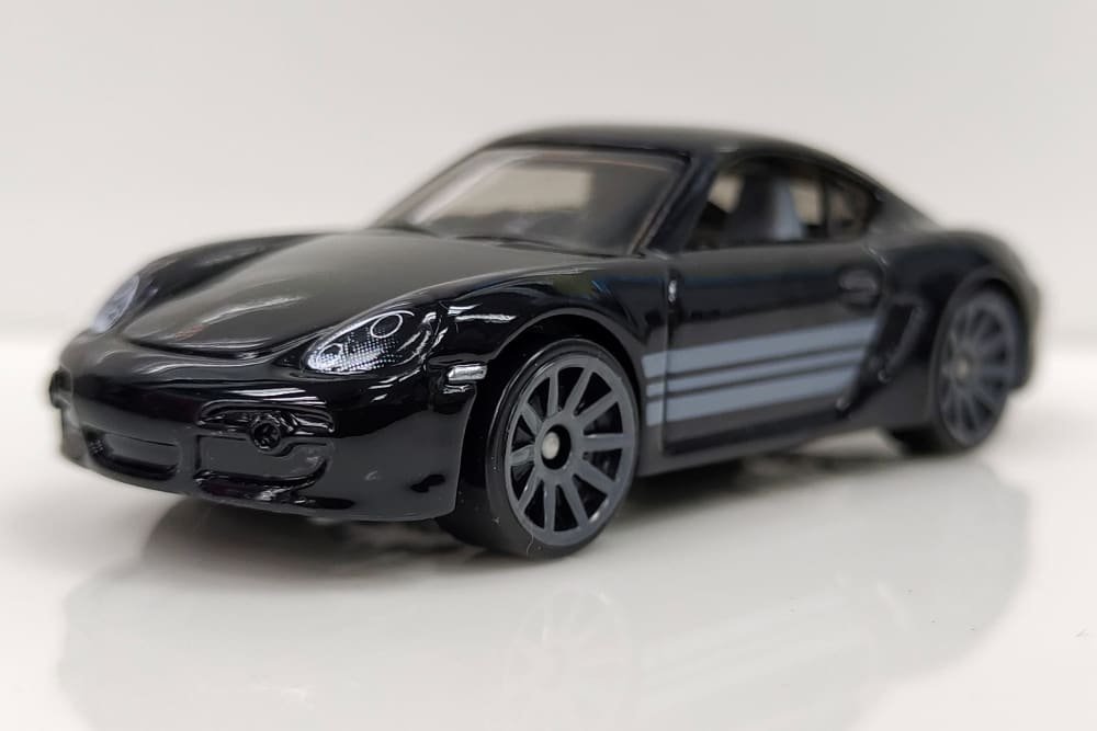 2022 Porsche Cayman S Black: Image 2