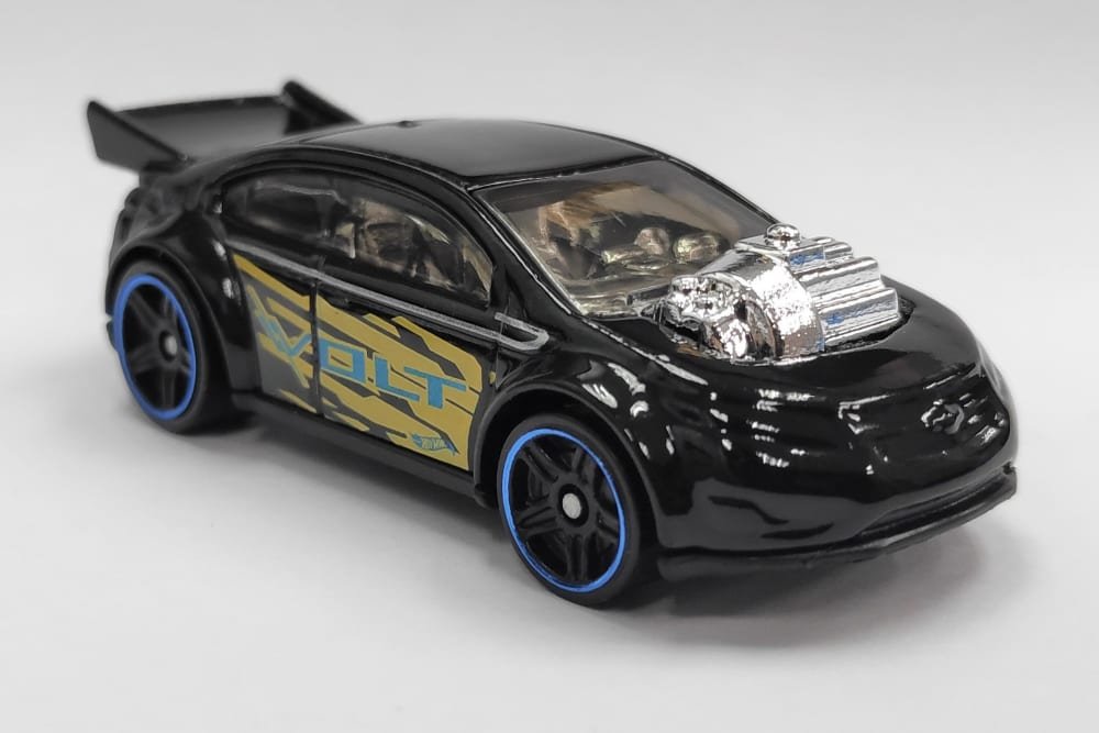 2022 Super Volt Black: Image 3